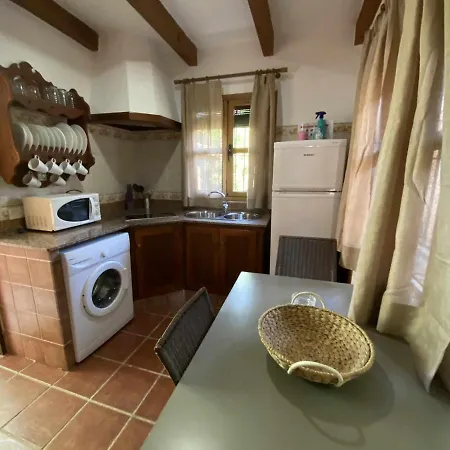 Casa Con Jardin Privado Y Piscina Compa Holiday home *