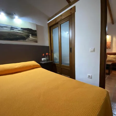 Casa Con Jardin Privado Y Piscina Compa Holiday home *