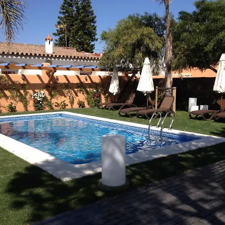 Casa Con Jardin Privado Y Piscina Compa Holiday home